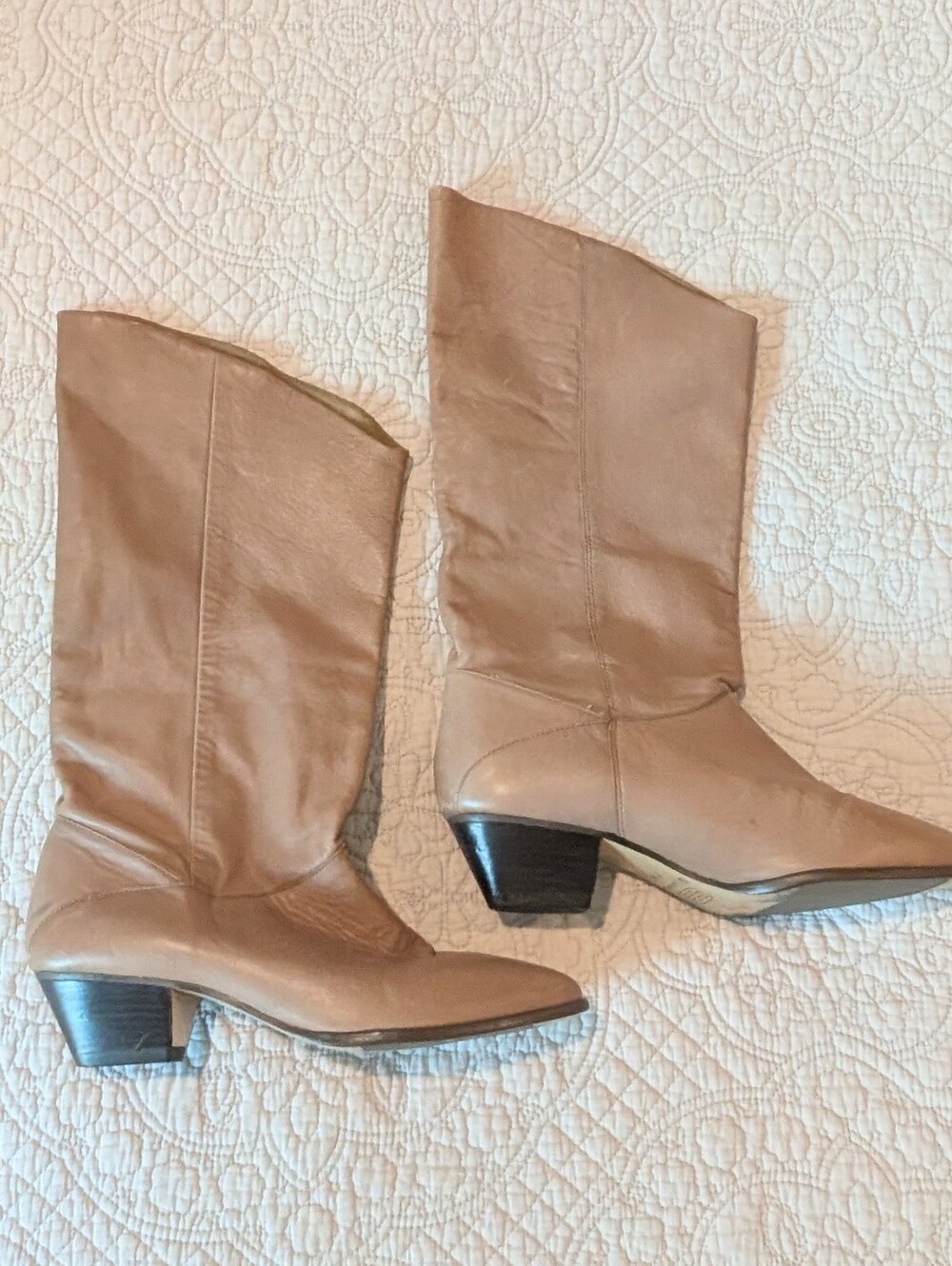 Vintage Calico Super Soft Tan Leather 80's Gemini Low Heel Boots Size 7 M